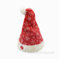 Sombrero de Navidad decorado con copos de nieve